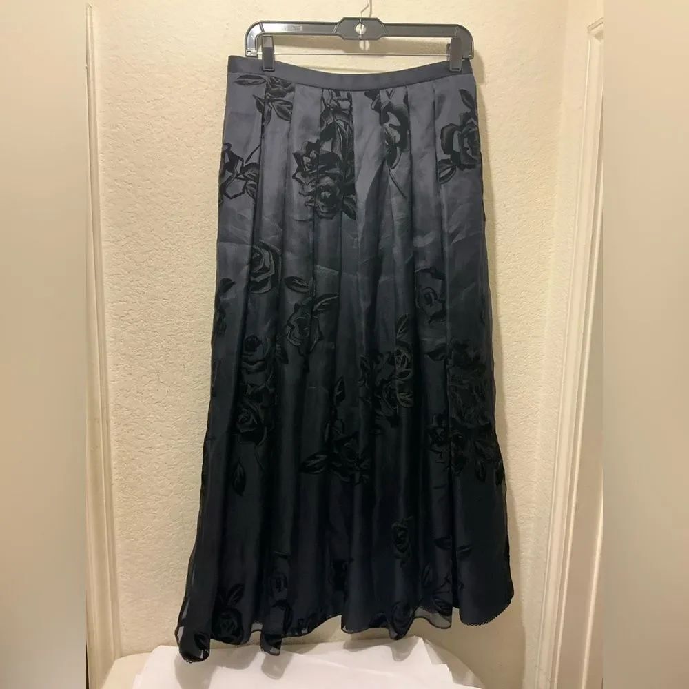Giorgio Armani collezioni Floral Silk Maxi Skirt 3D pleated floral black